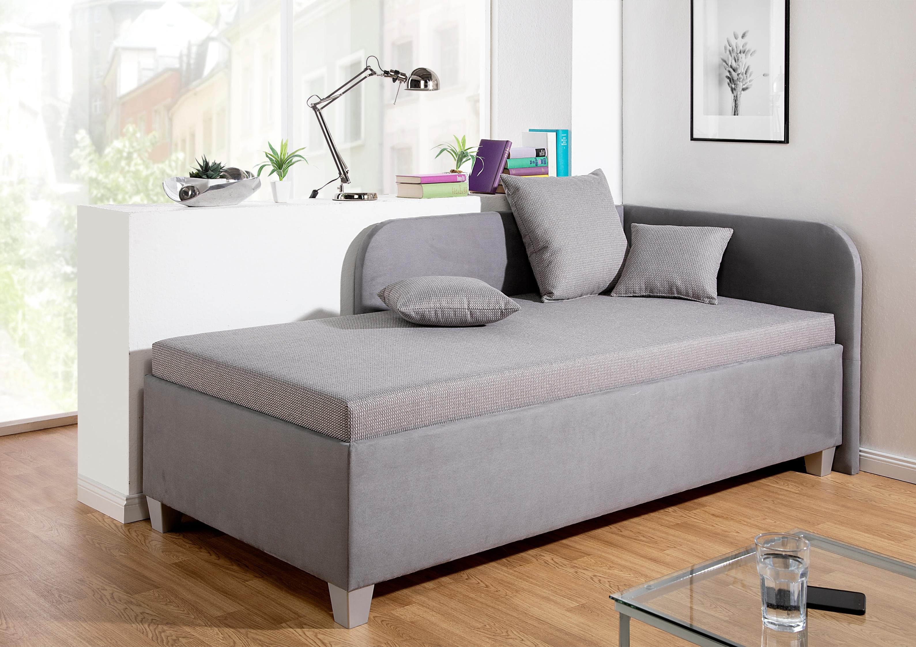 Polsterliege mit Bettkasten und Matratzenwahl (Federkern/Bonell)