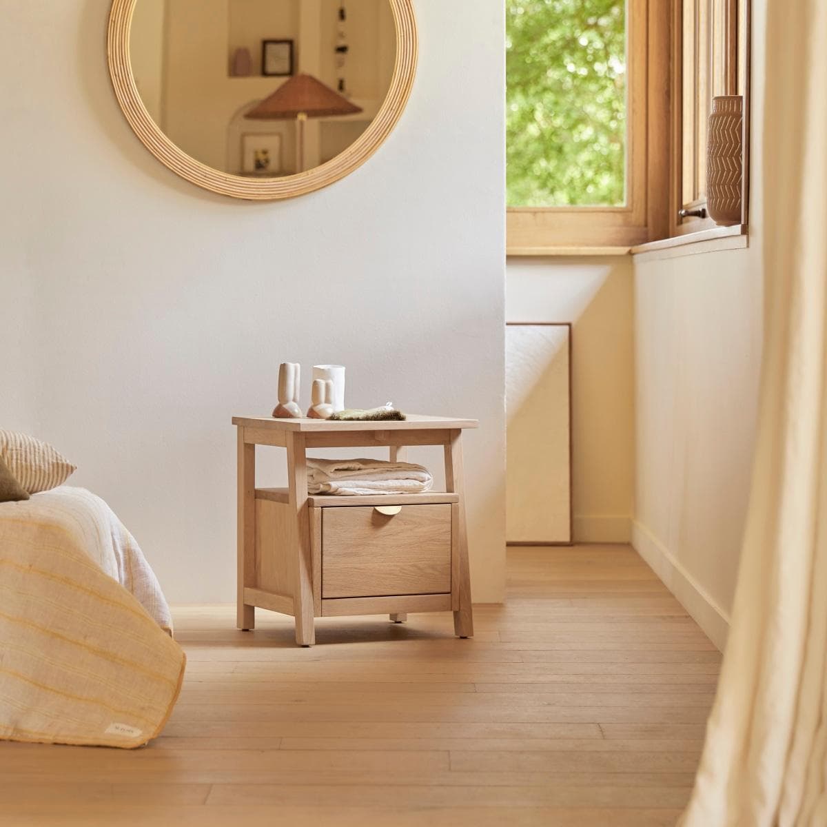 Tikamoon Nachttisch Pola Eichenholz Natur