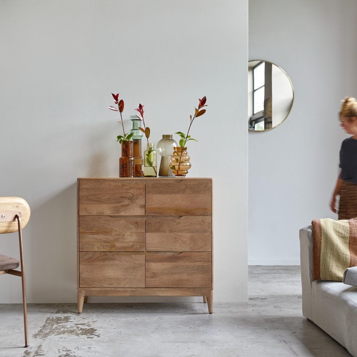 Tikamoon Wohnzimmerkommode aus massivem Mangoholz Gabrielle