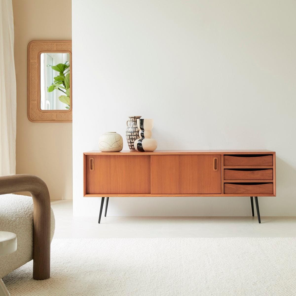 Tikamoon TV-Unterschrank Simen Teakholz Vintage 50er Jahre