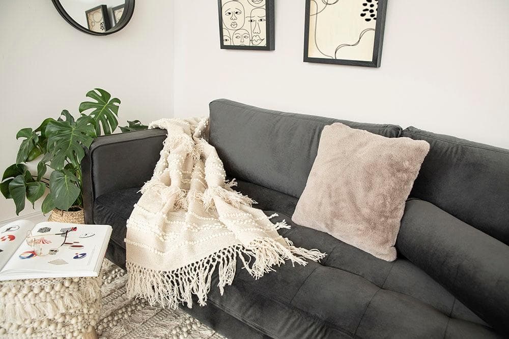 Kayoom Boho-Wohndecke: Kuschelige Wolldecke mit Fransen und Quasten