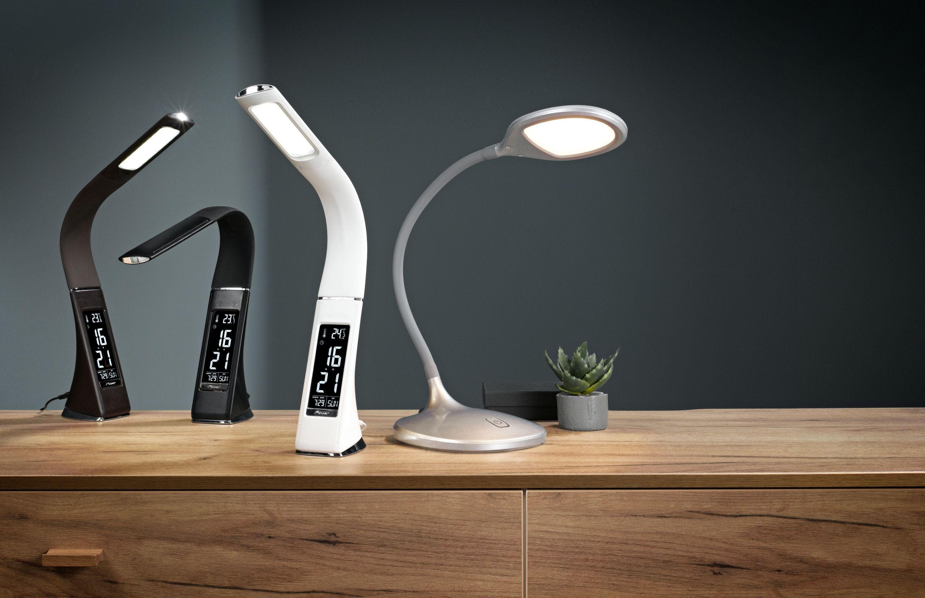 casa NOVA LED Schreibtischlampe SWING: Weiß, Kunststoff, Alarmfunktion, Dimmbar