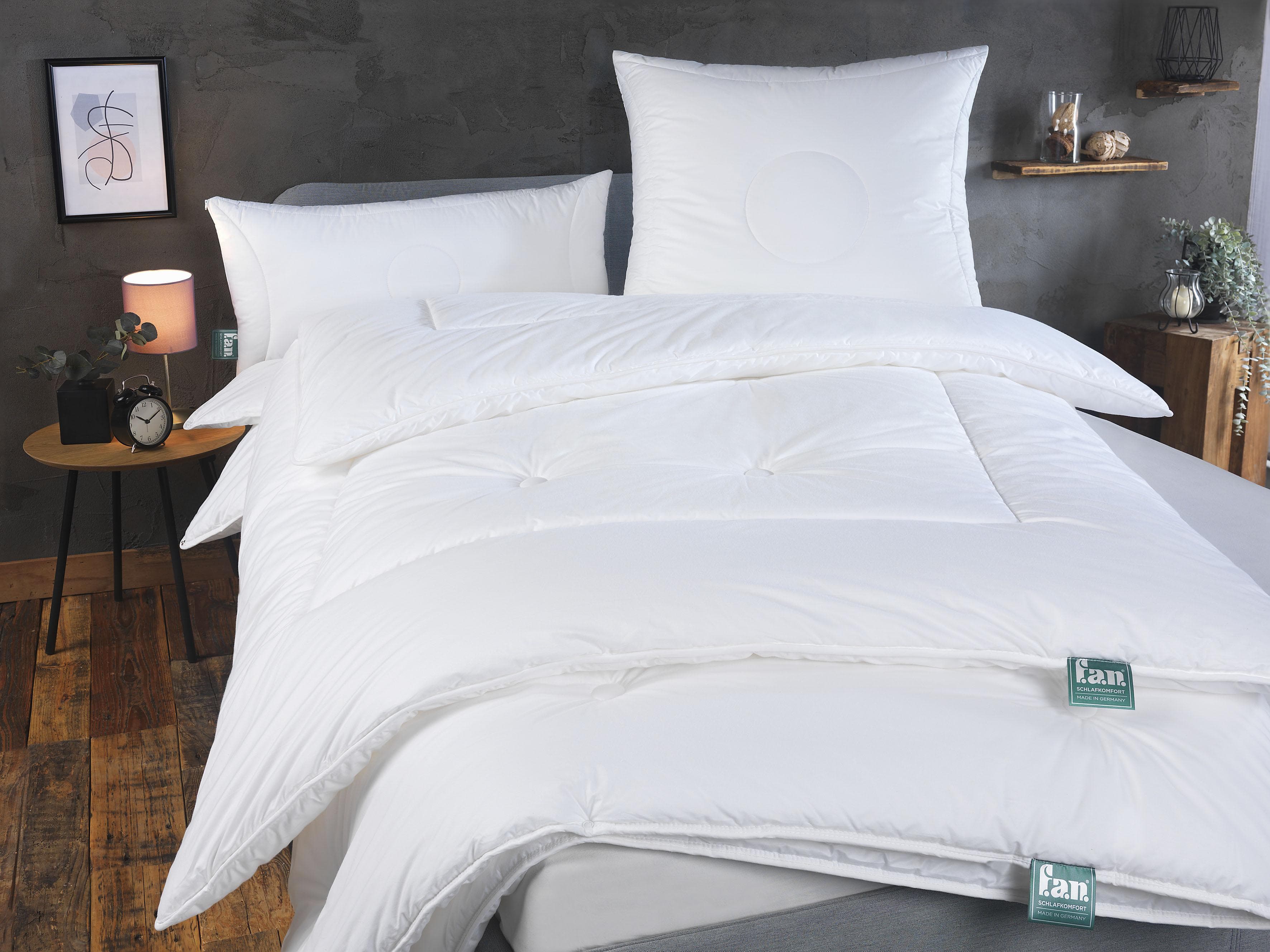 f.a.n. First Class Kunstfaserbettdecke mit Baumwollbezug