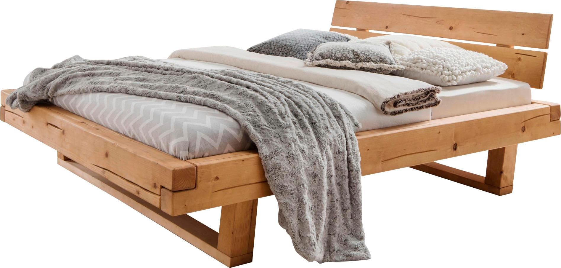 Massivholzbett Balkenbett aus Wildeiche oder Fichte