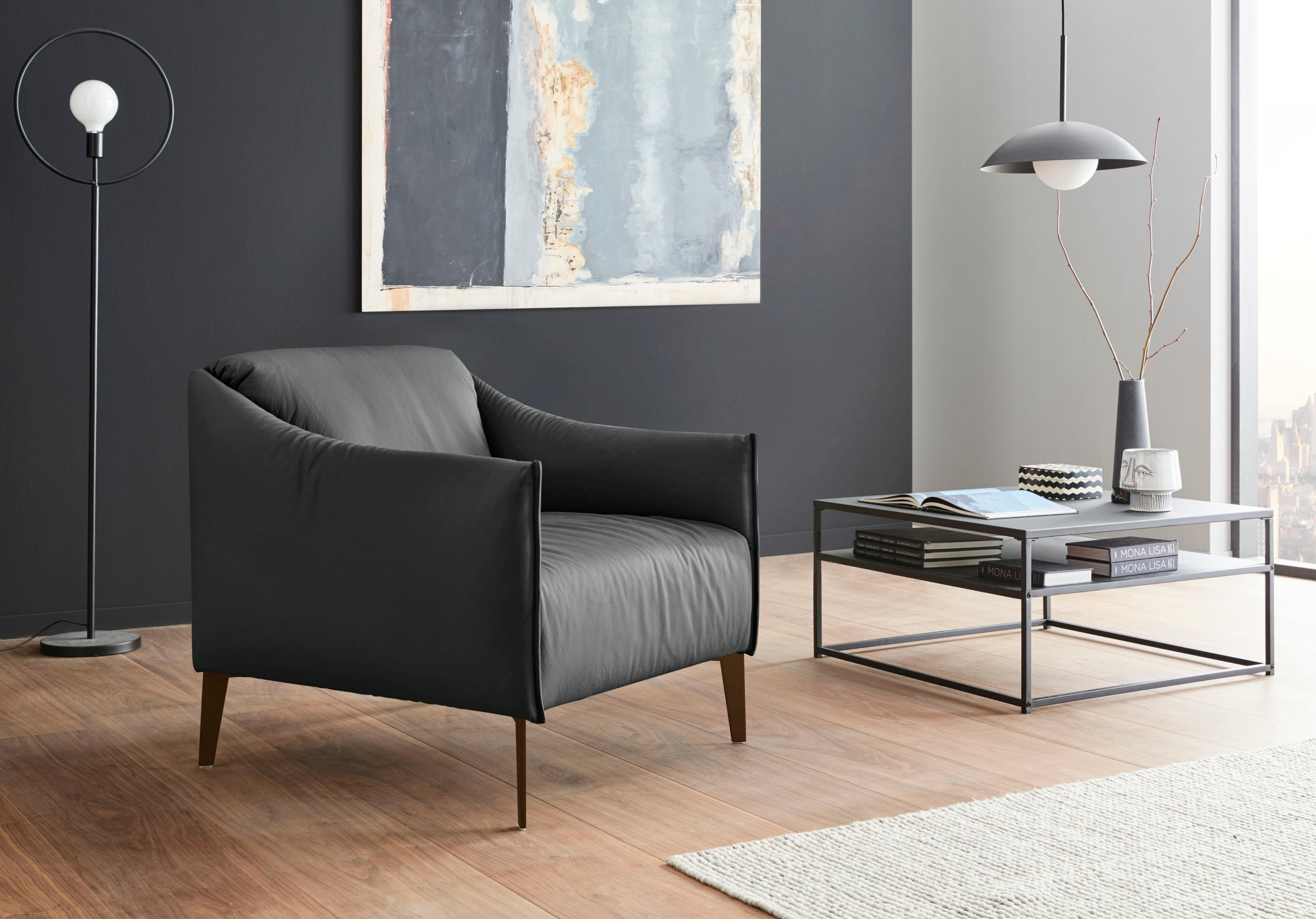 Bronzefarbener Cocktailsessel mit eleganten Winkelfüßen