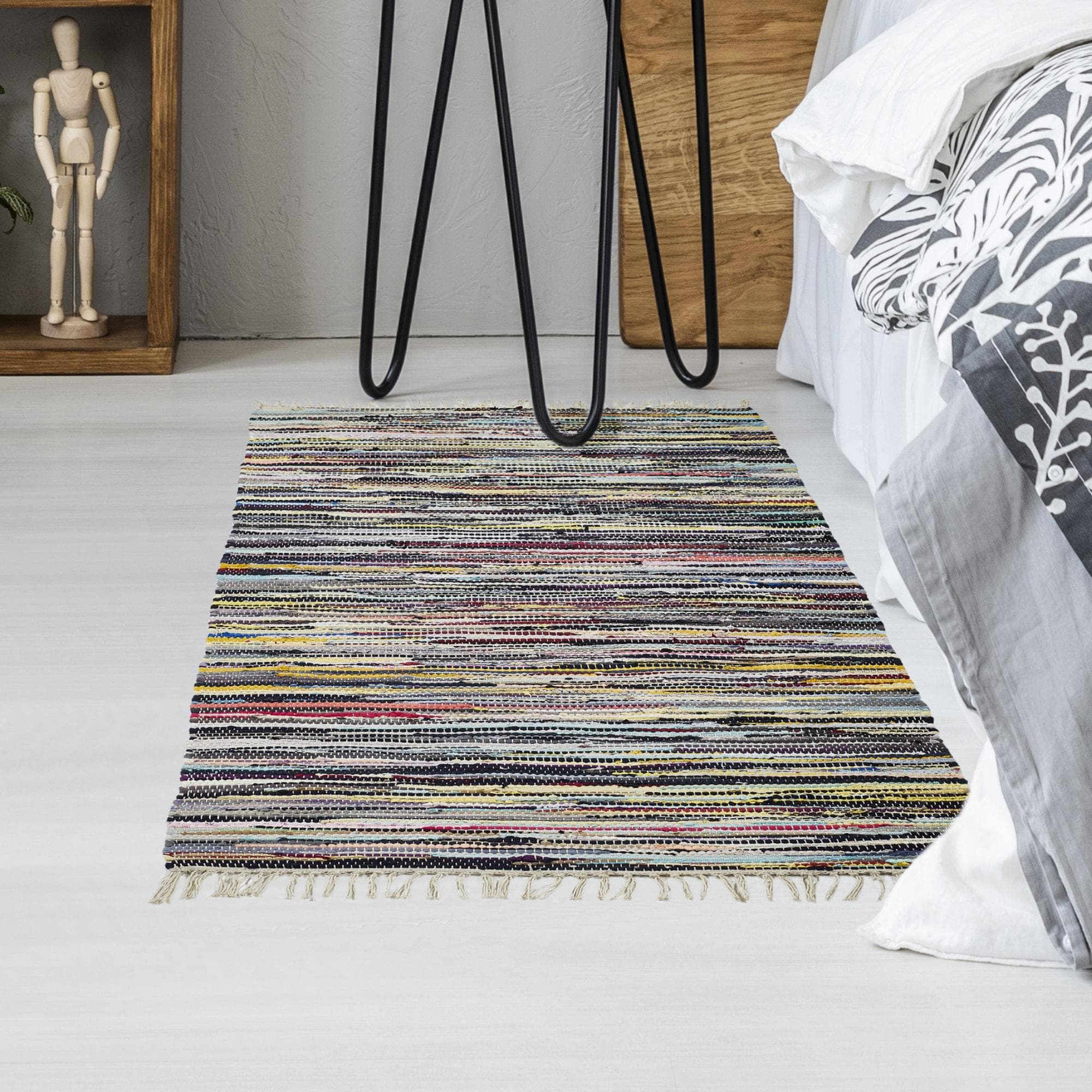 Mehrfarbiger Baumwollteppich im gestreiften und Fleckerl-Stil