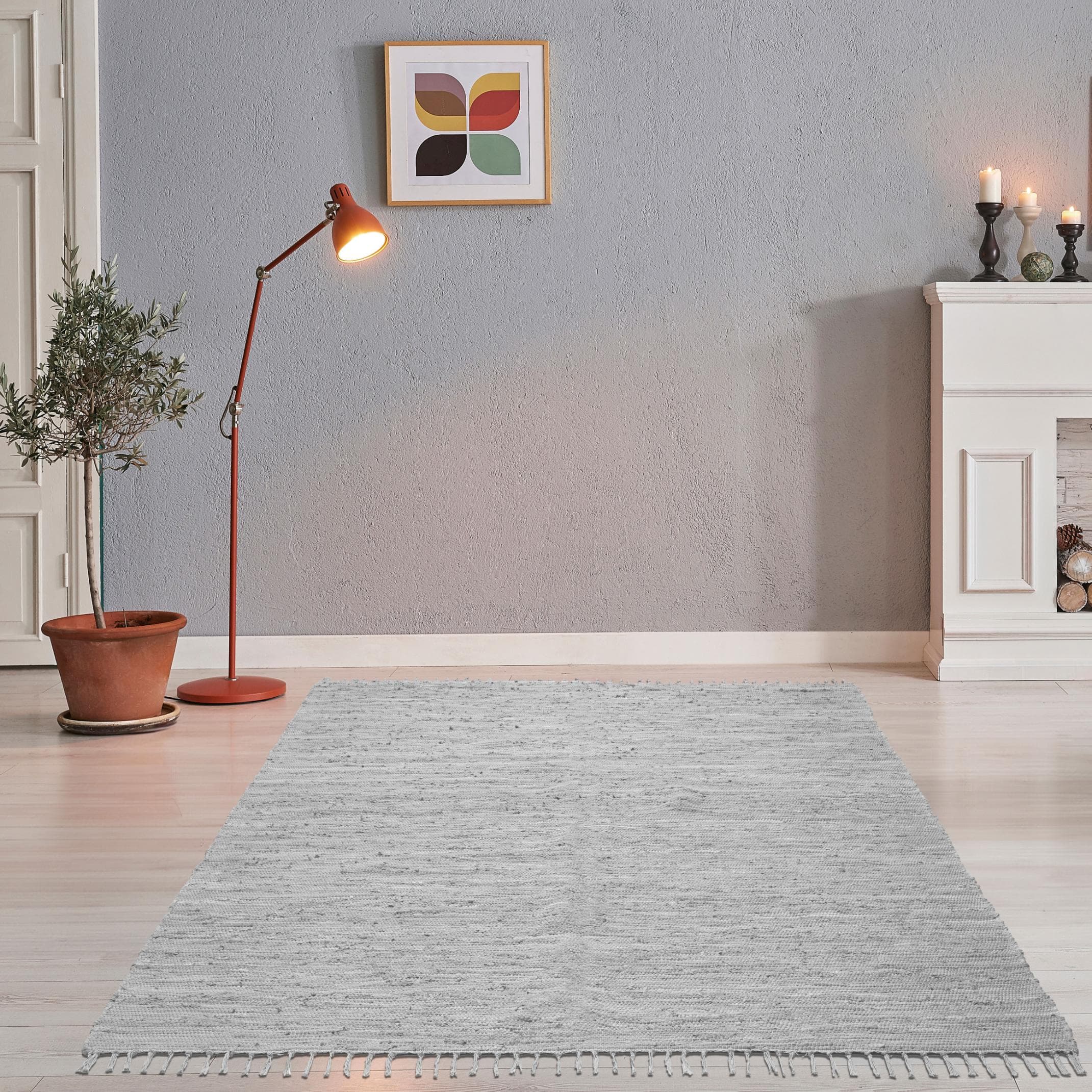 Handgewebter Baumwollteppich in Grau mit Fransen