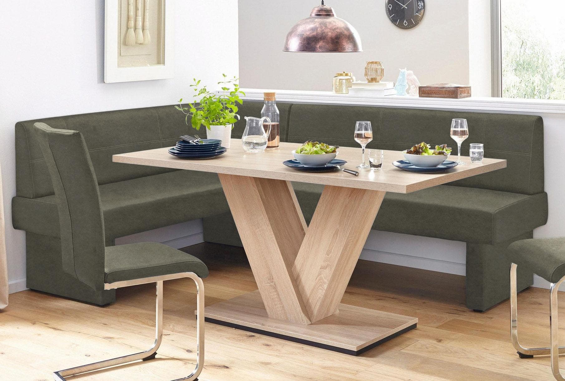 Gepolsterte Eckbank mit verschiedenen Bezügen