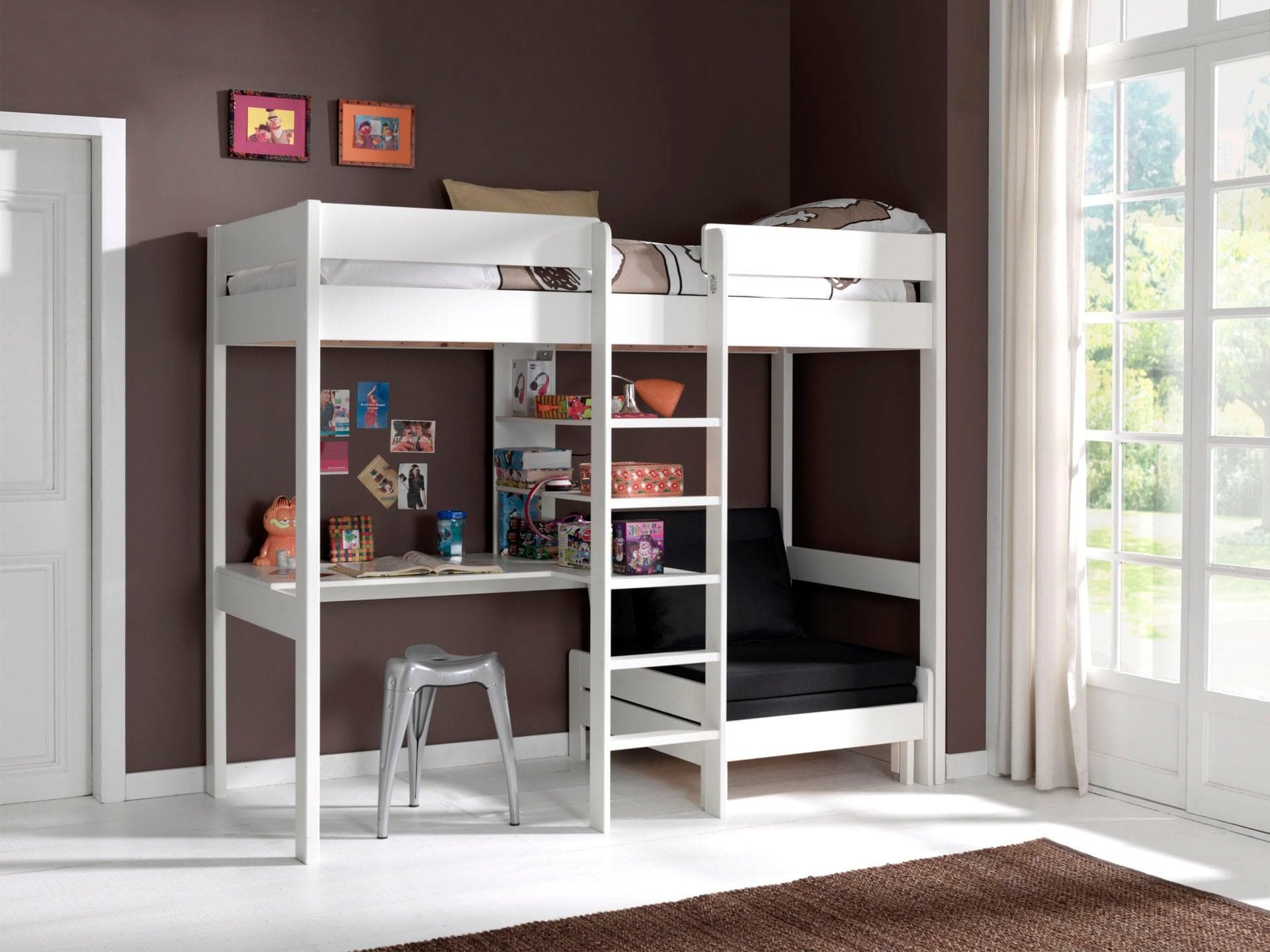 Hochbett mit Sessel, Schreibtisch und Regal - Weiß lackiert